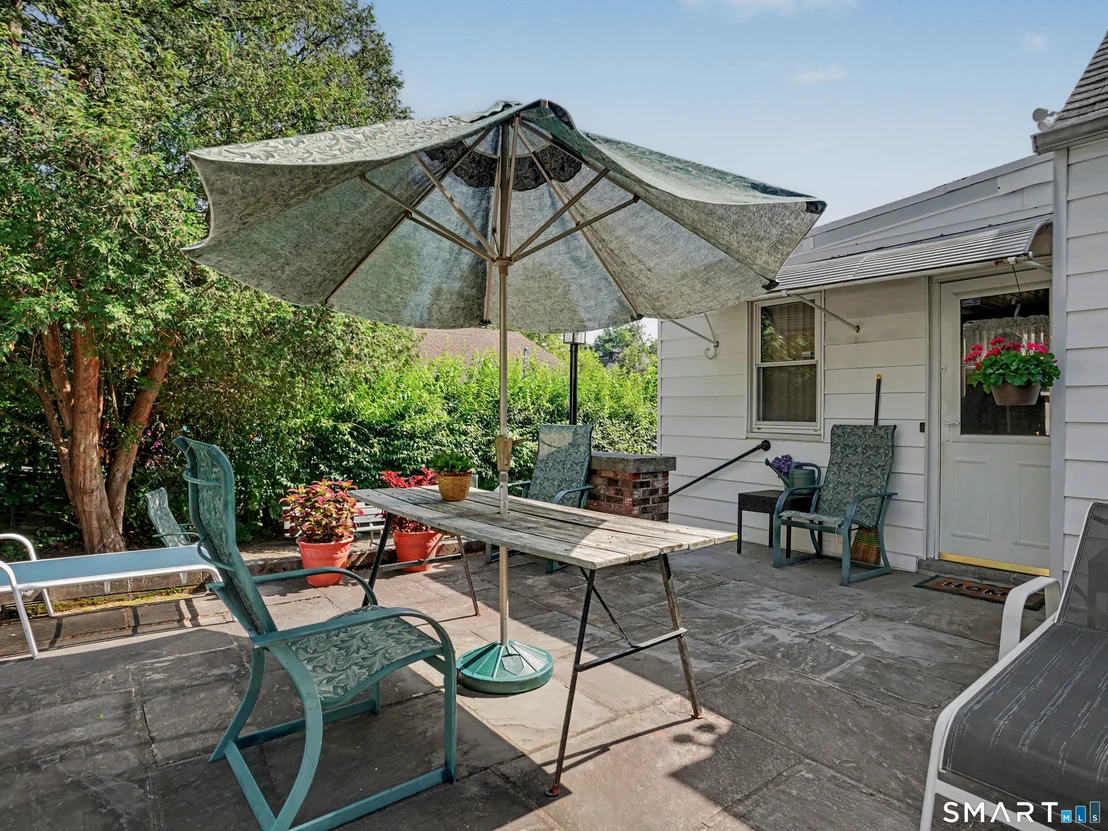 Photo of 64 Breyer Avenue