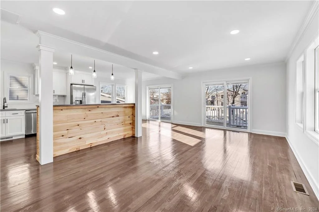 Photo of 39 Edgefield Avenue