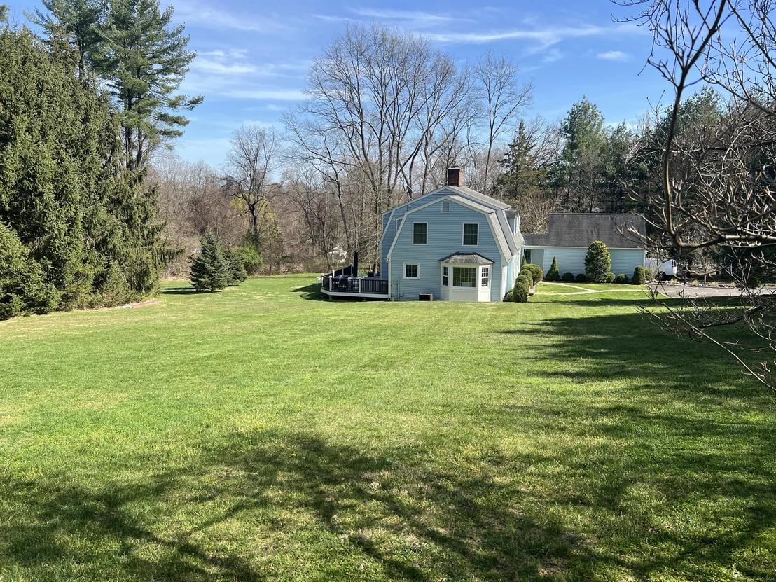 Photo of 320 Westport Road