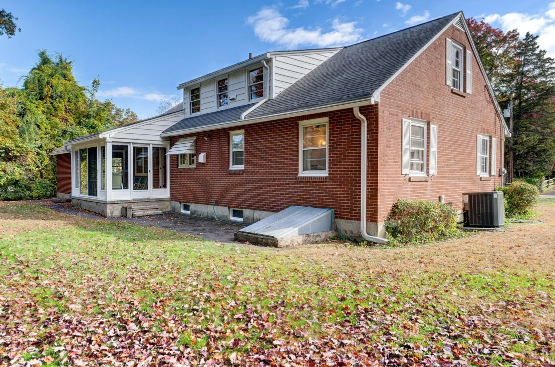 Photo of 244 Pineridge Road