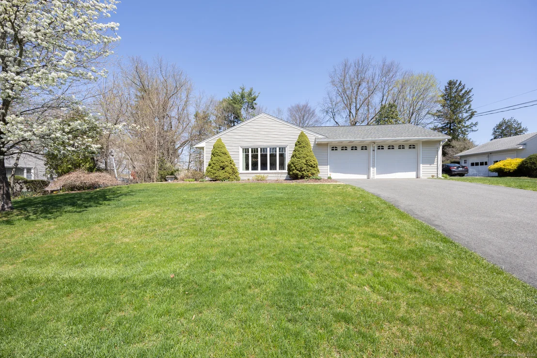 Photo of 466 Juniper Lane