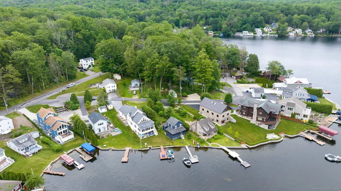 Photo of 722 Lake Drive