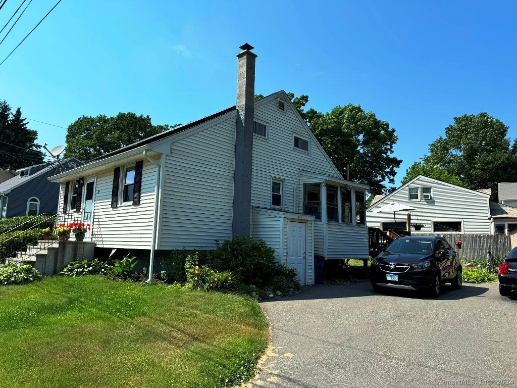 Photo of 24 Grove Avenue