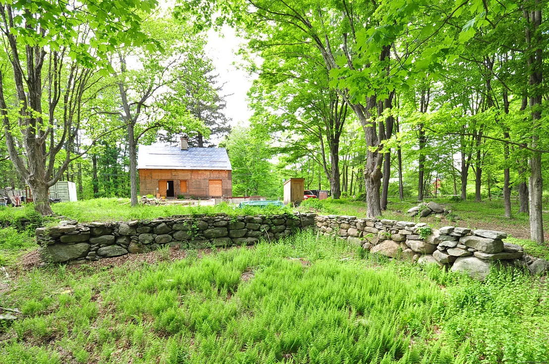 Photo of 30 Chestnut Hill Road