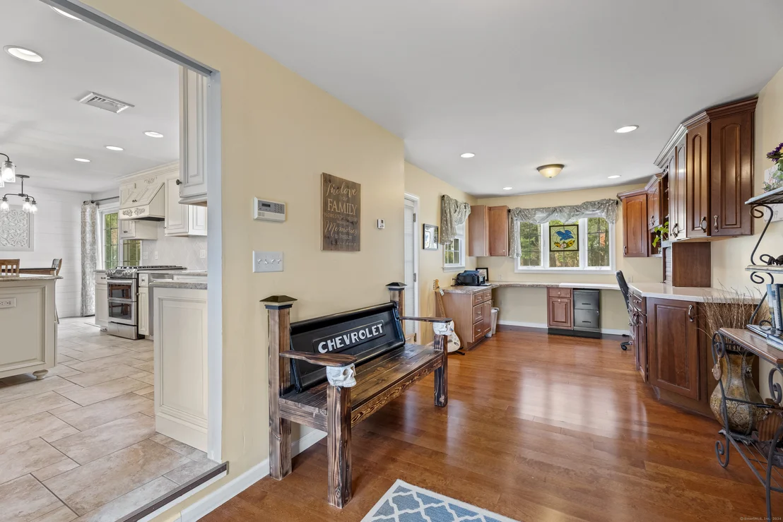 Photo of 511 Salmon Brook Street