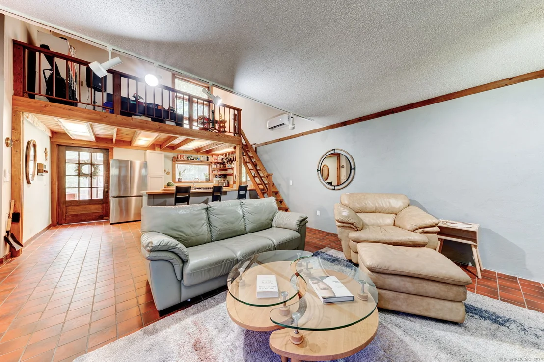 Photo of 76 Davis Road