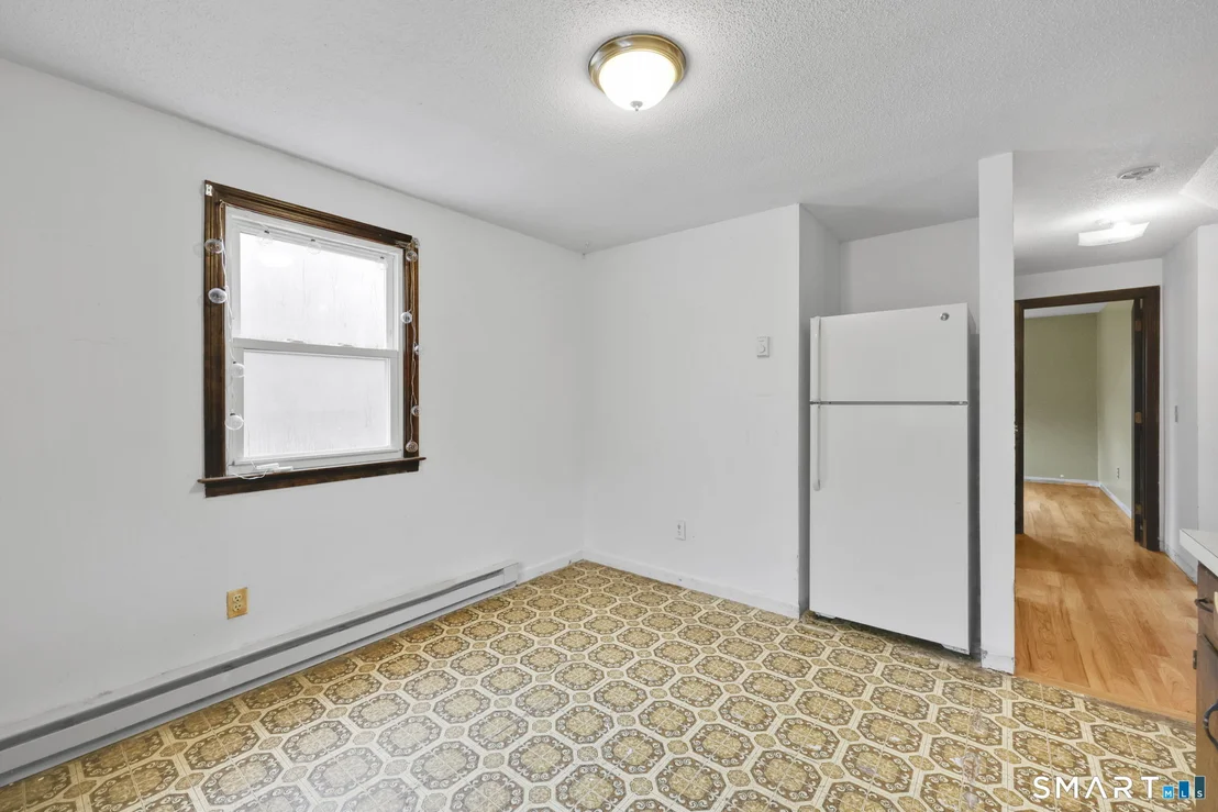Photo of 1091 Flanders Road