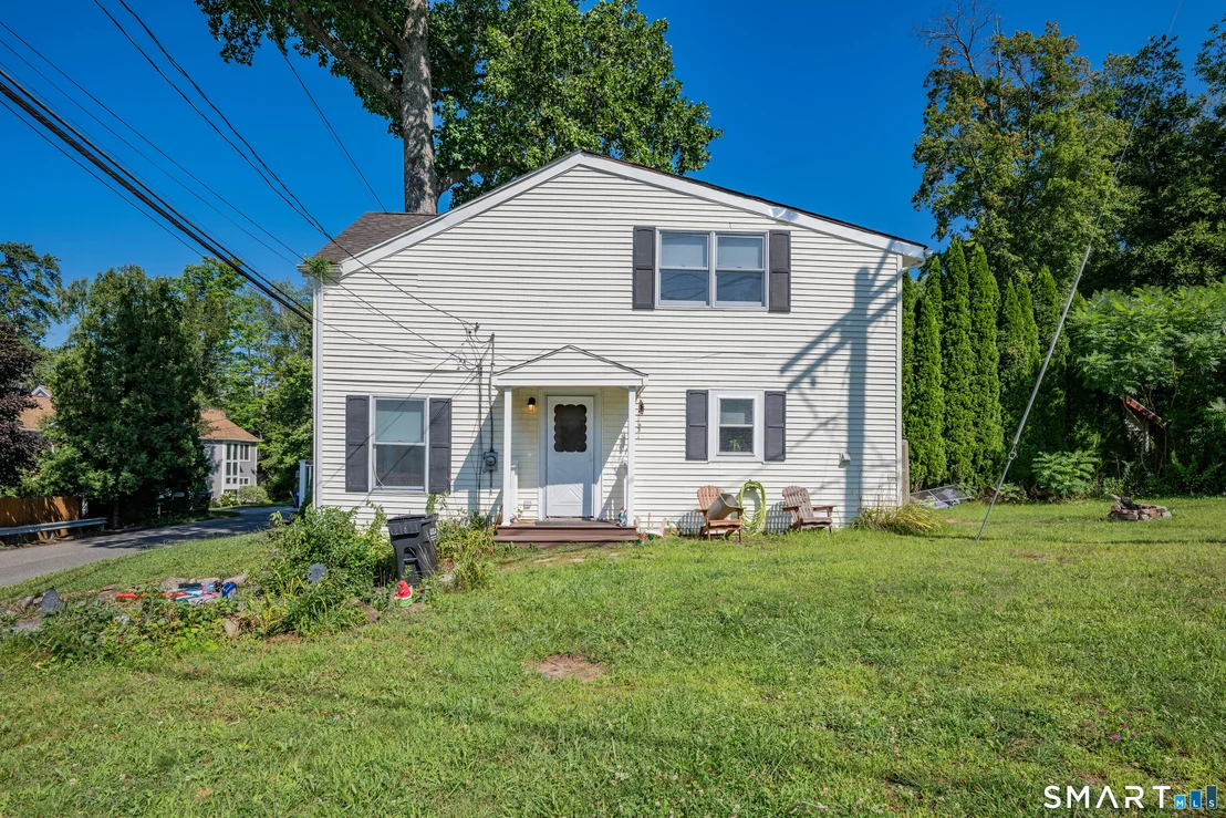 Photo of 325 Wakefield Boulevard