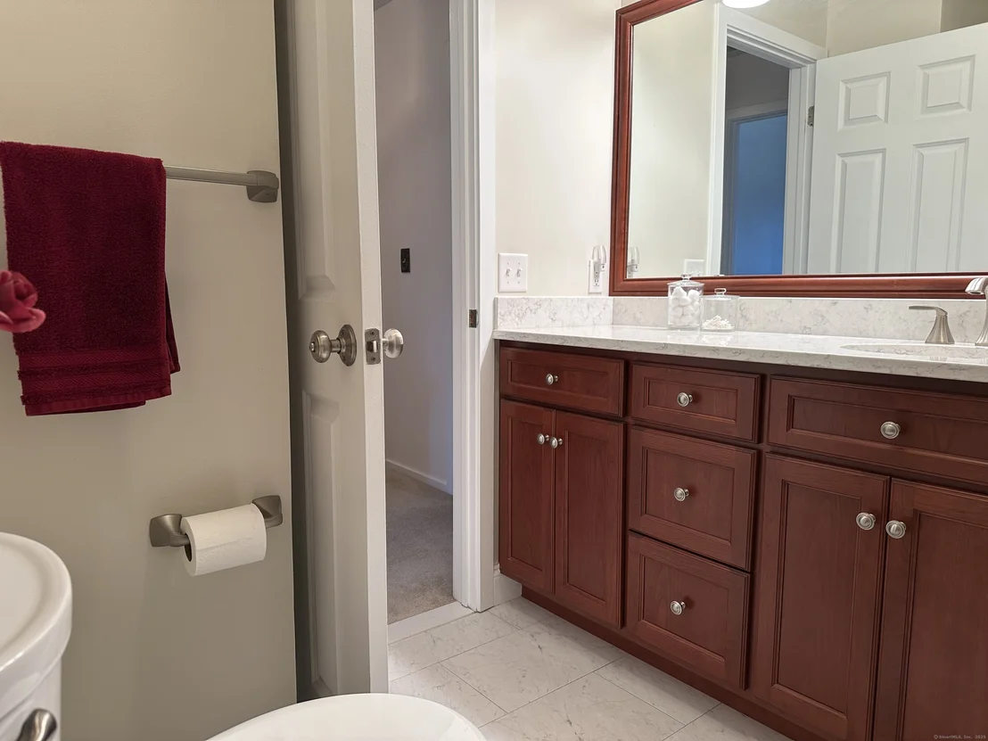 Photo of Unit APT23 at 827 Oronoke Road