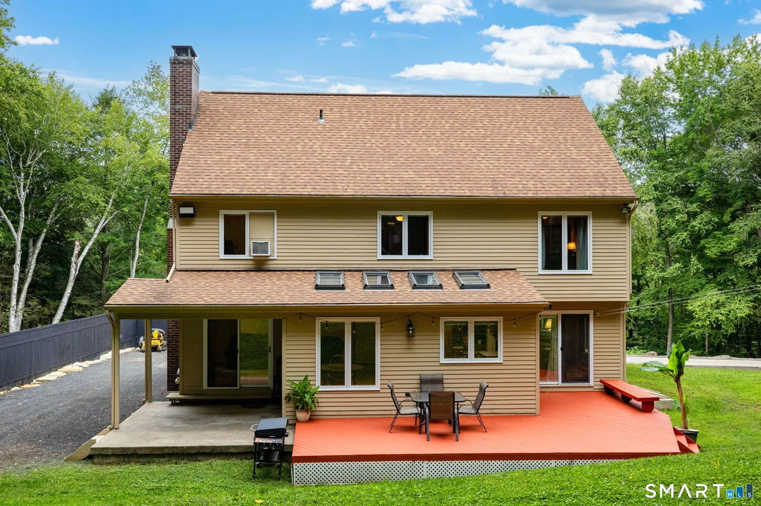 Photo of 1386 Cedar Swamp Road