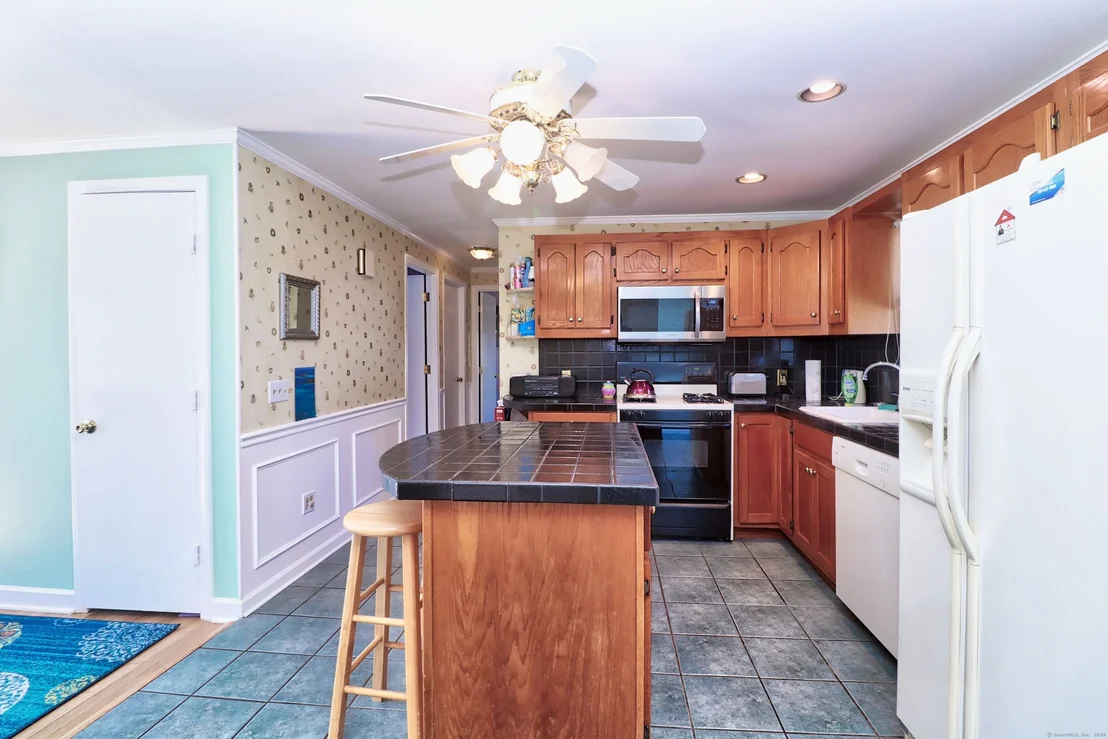Photo of 237 Bradford Road