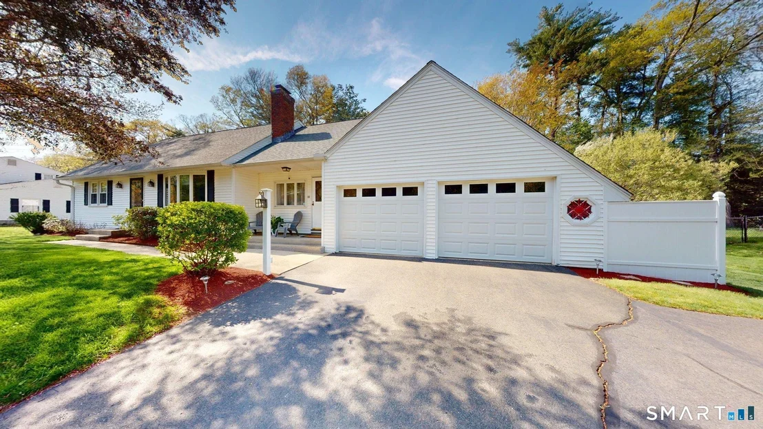 Photo of 11 Hemlock Drive
