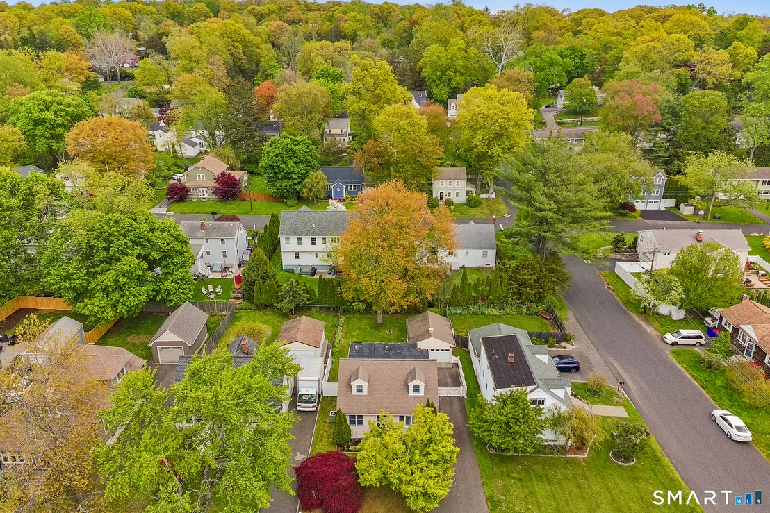 Photo of 1710 Stratfield Road