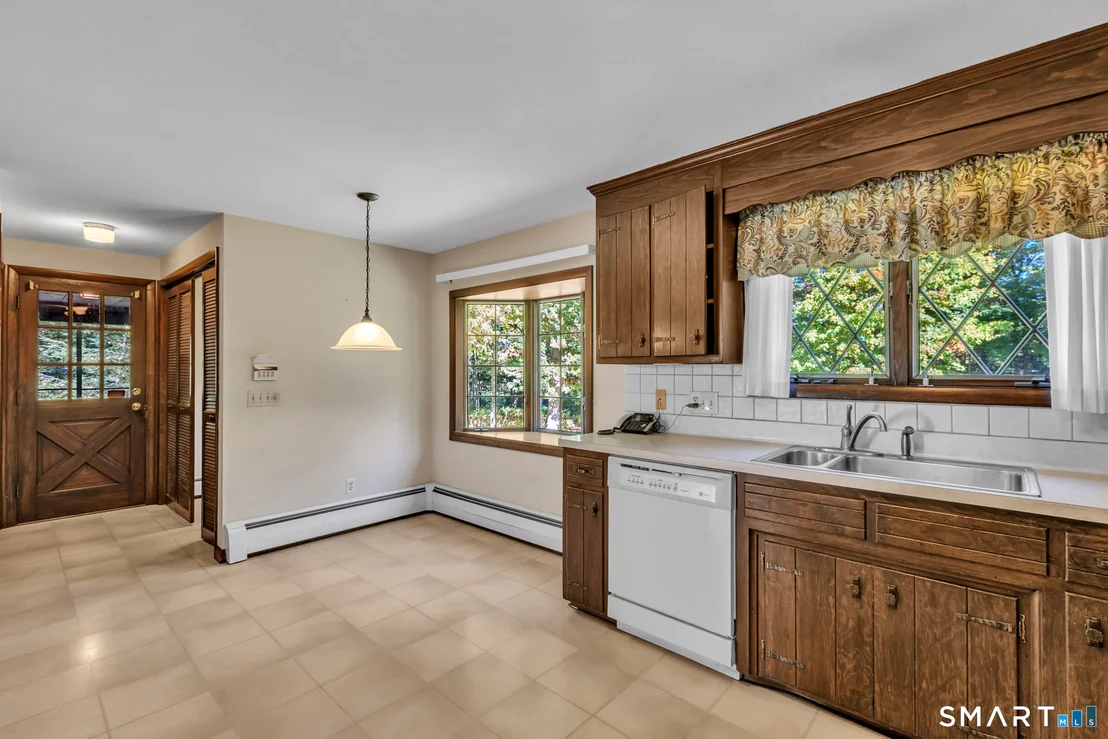 Photo of 77 Bridle Path Drive
