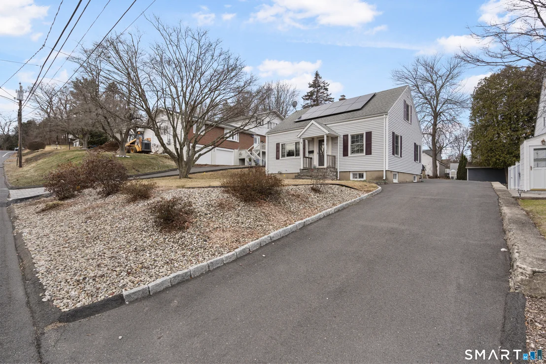 Photo of 543 East Road