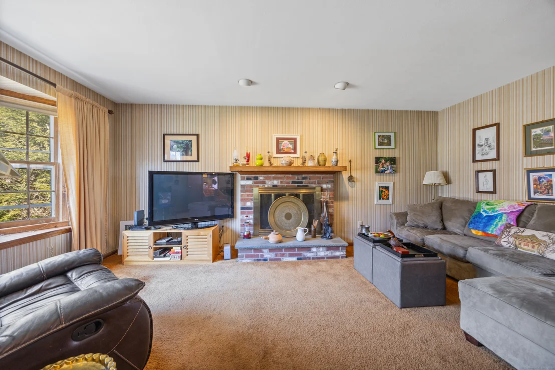 Photo of 325 Oak Drive