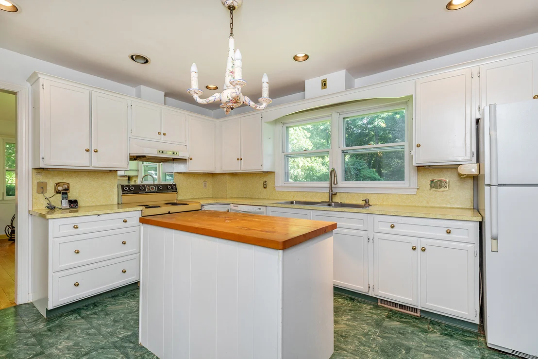 Photo of 242 Tophet Road
