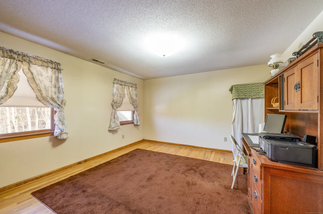 Photo of 1352 Wolf Hill Road