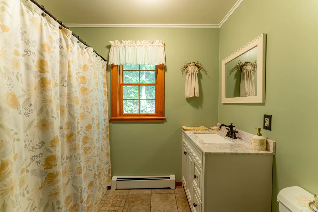 Photo of 512 Squaw Rock Road