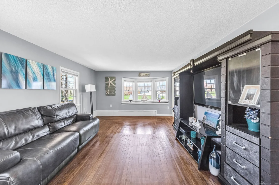 Photo of 611 Halladay Avenue