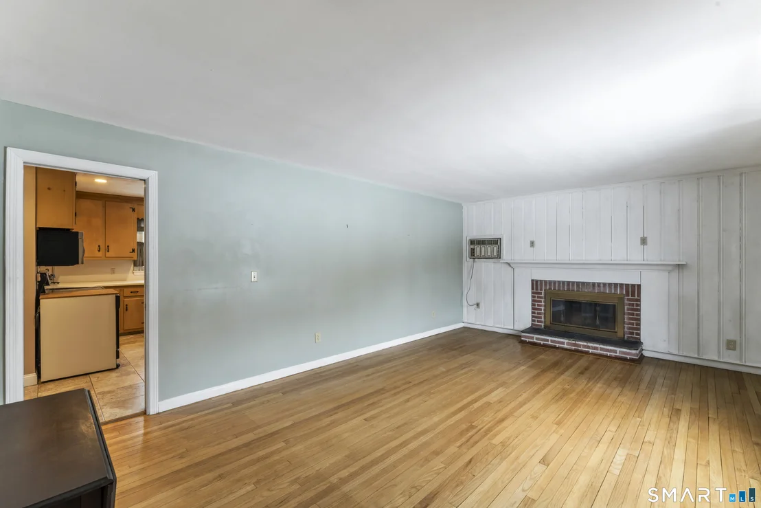 Photo of 6 Crestwood Drive