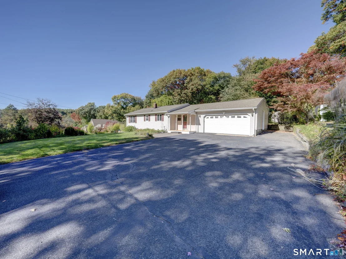 Photo of 887 Spindle Hill Road