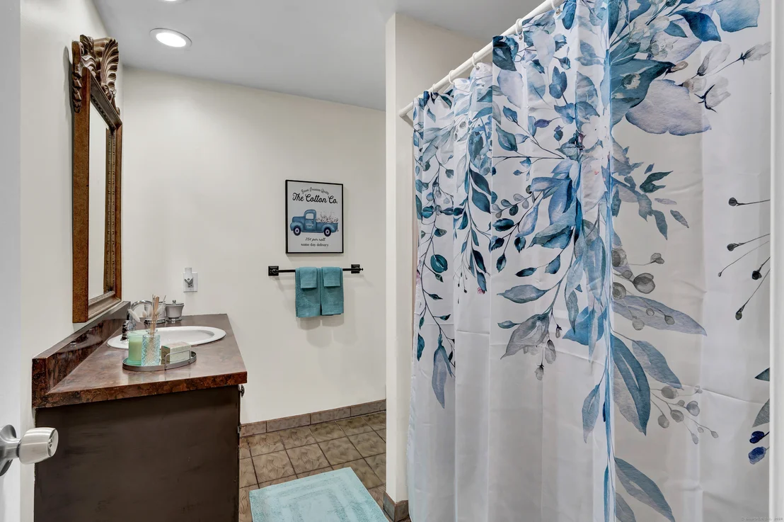 Photo of 302 Quarry Brook Drive