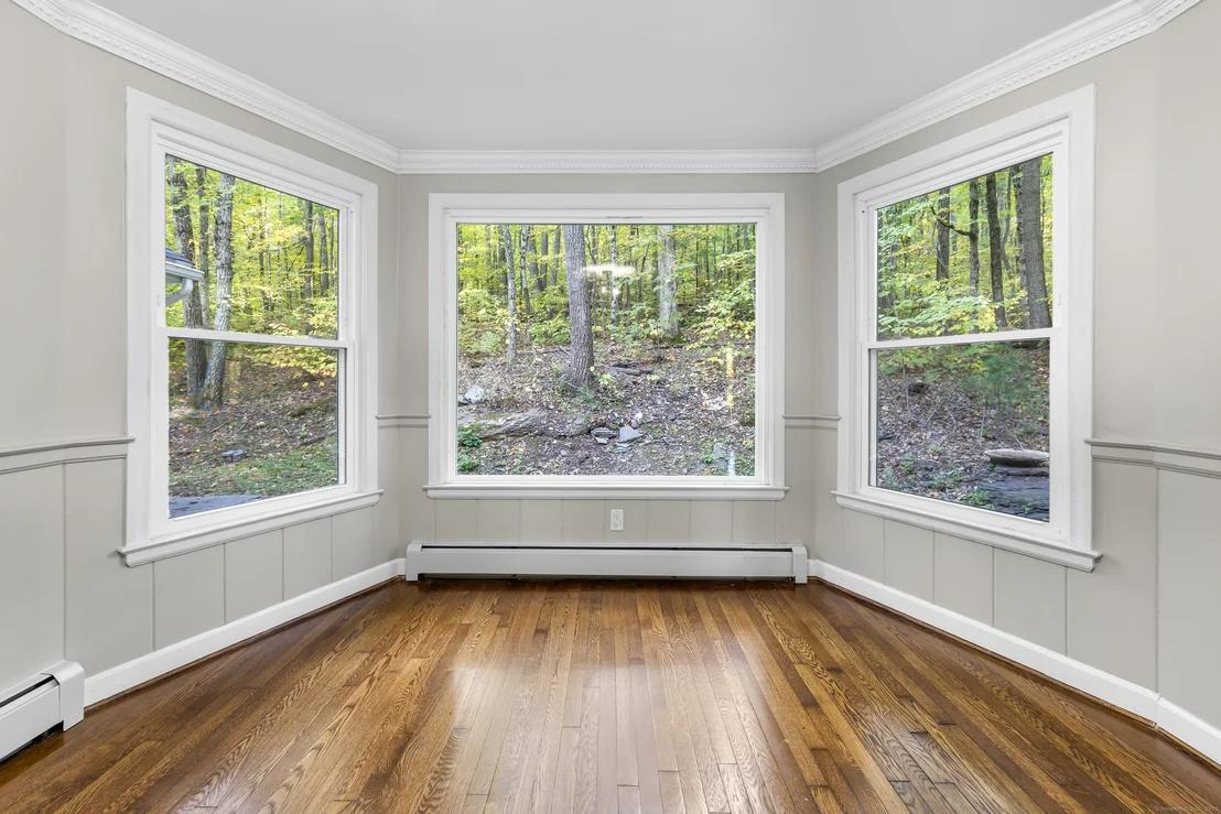 Photo of 545 Simsbury Road