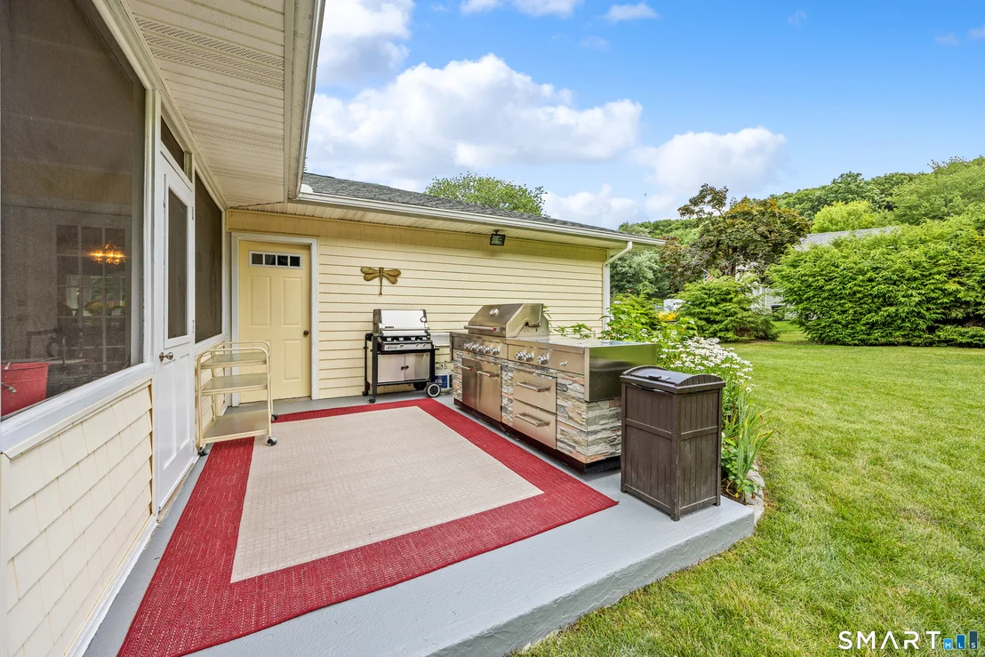 Photo of 8 Lindsley Drive