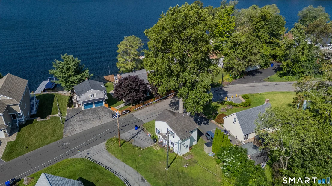Photo of 325 Wakefield Boulevard