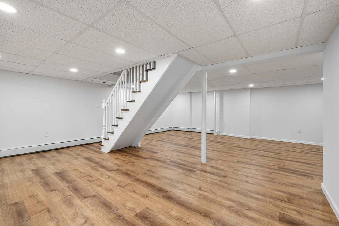 Photo of 545 Simsbury Road