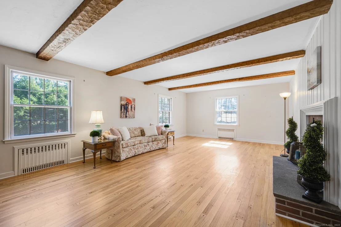 Photo of 341 Greenwoods Road