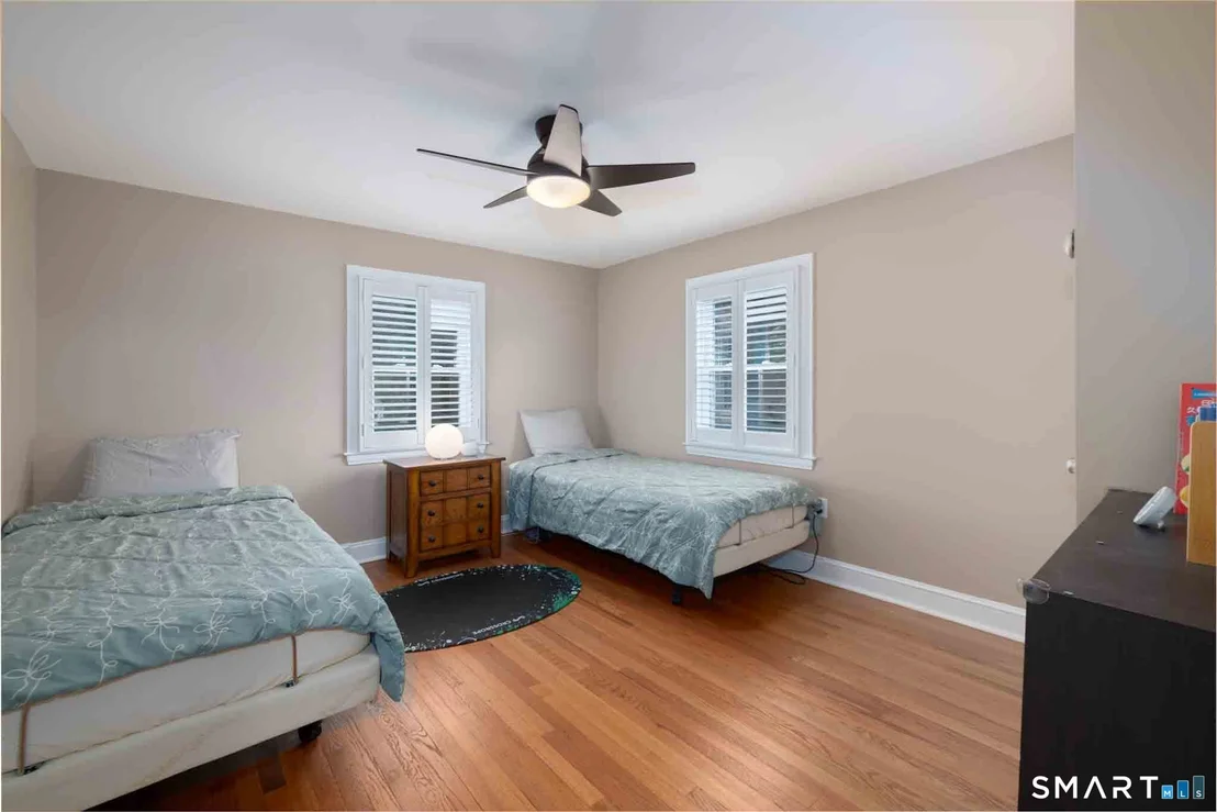 Photo of 140 Round Hill Road