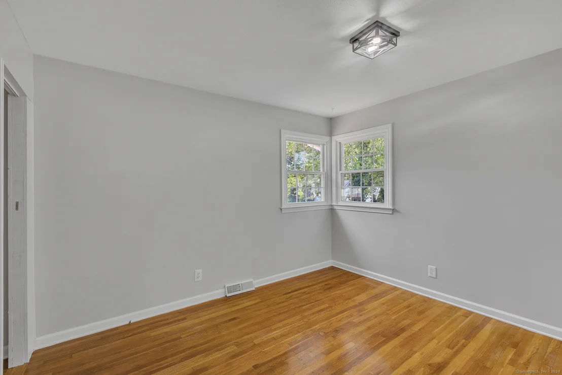 Photo of 10 Steven Street