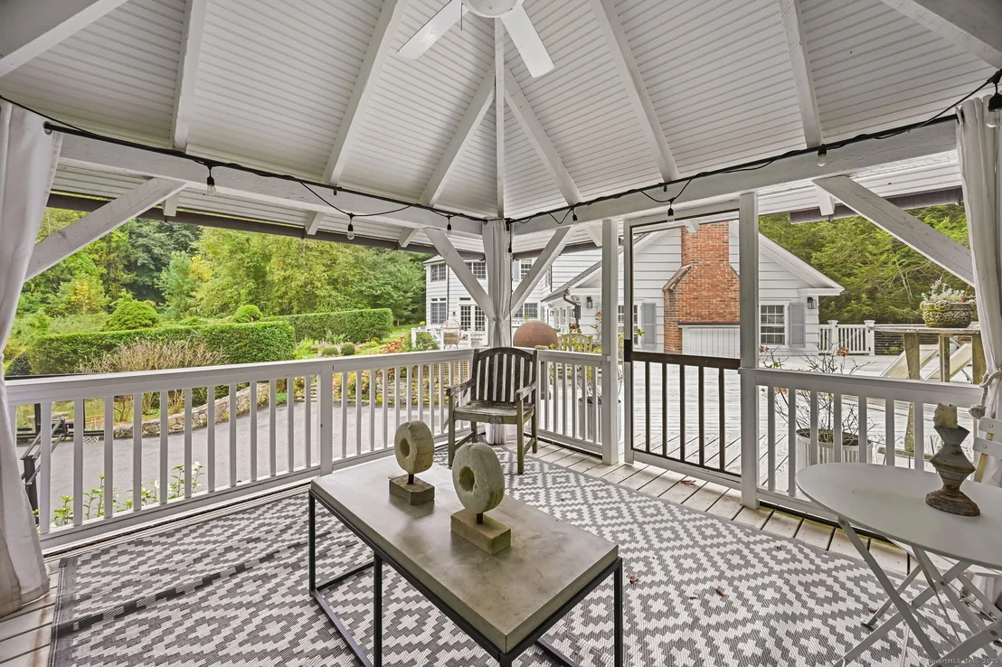 Photo of 330 Ridgefield Road