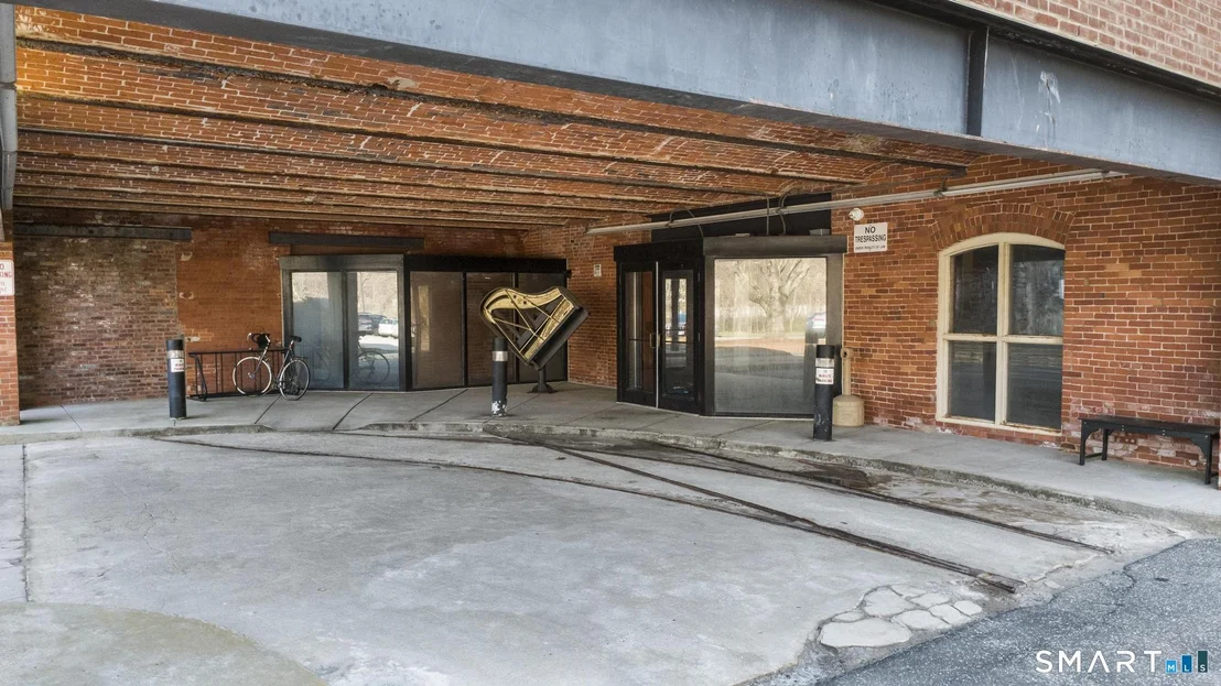Photo of Unit 417 at 92 Main Street