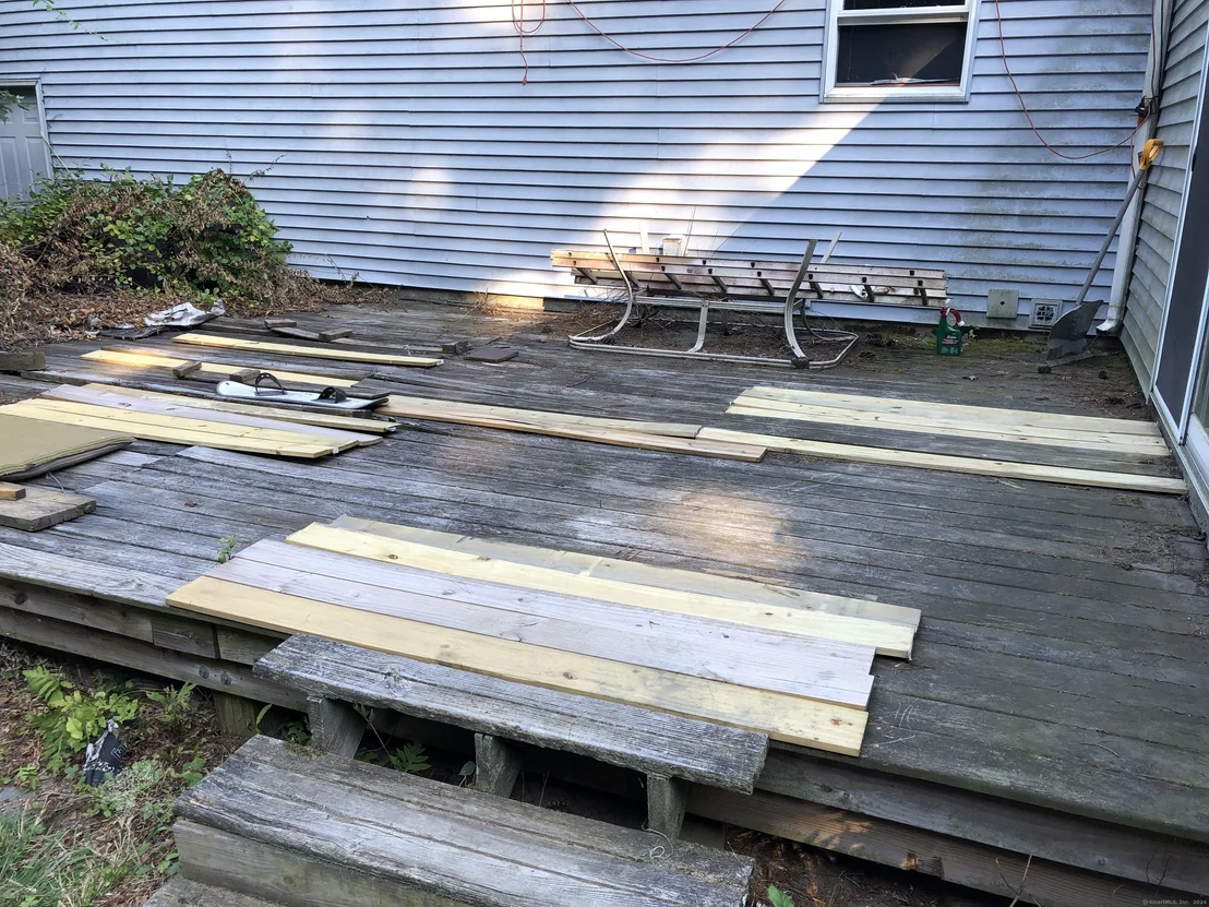 Photo of 77 Leslie Street