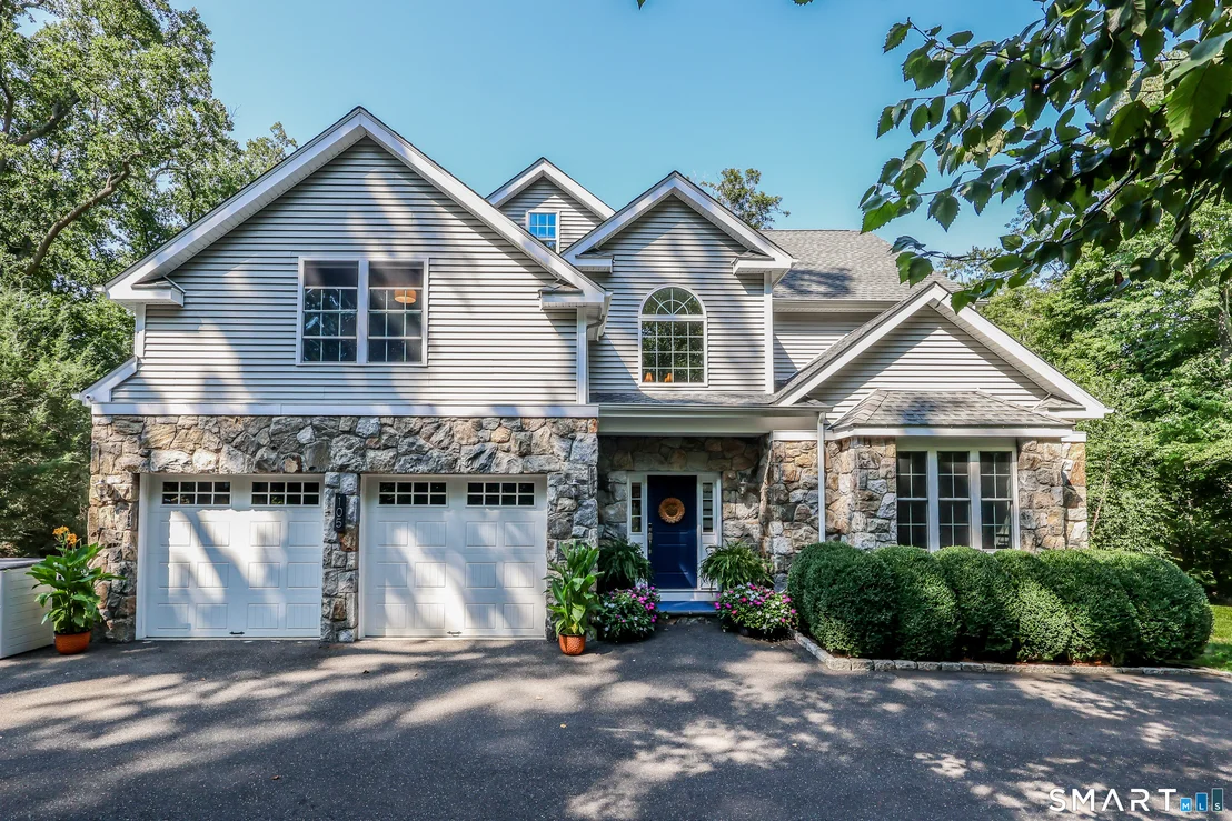 Photo of 105 Perry Avenue