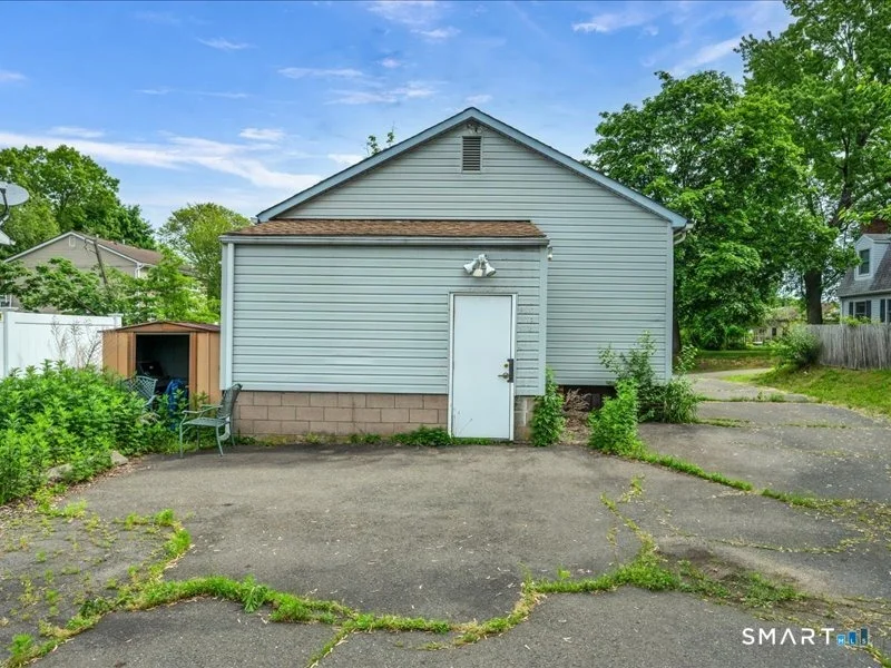 Photo of 61 Maple Avenue
