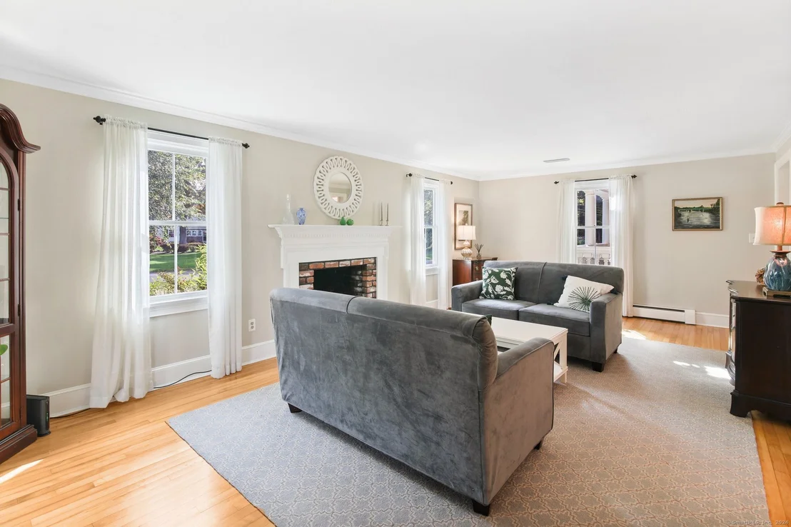 Photo of 21 Colonial Drive