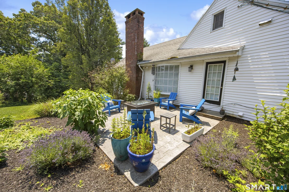 Photo of 51 Round Hill Road