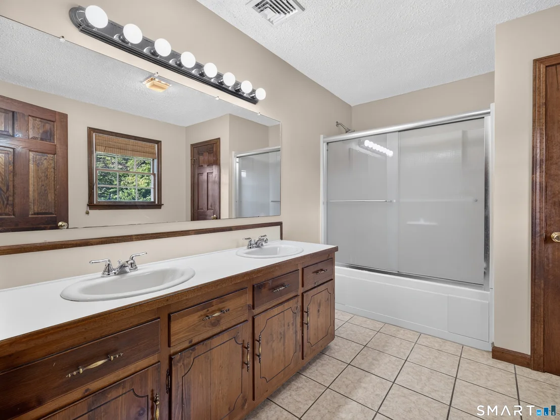Photo of 269 Black Hill Road