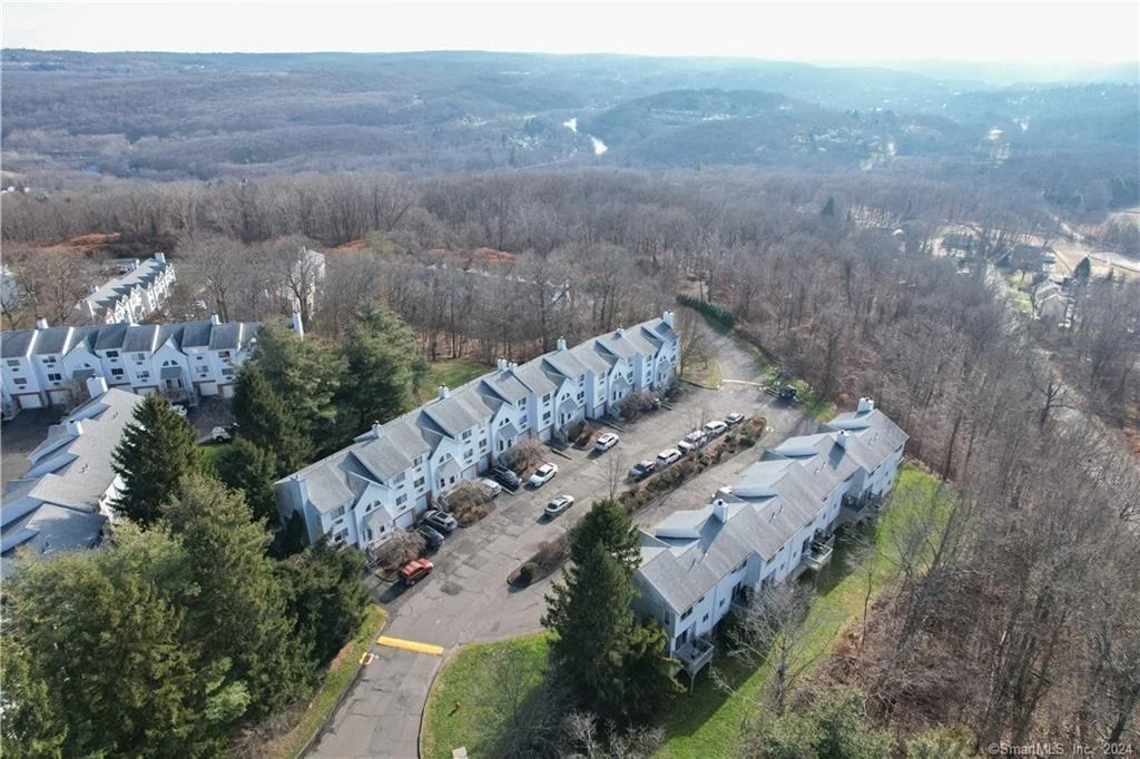 Photo of Unit 41D at 925 Oronoke Road
