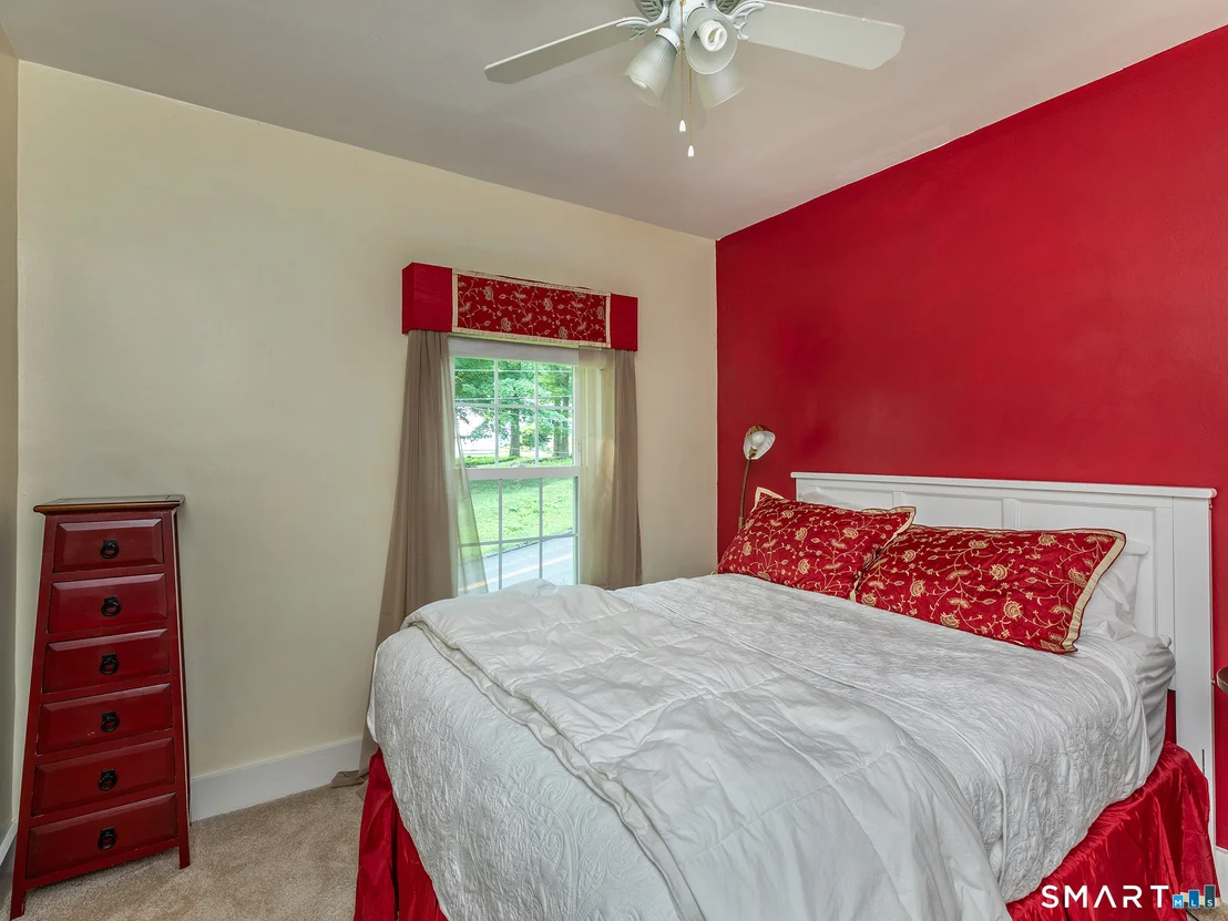 Photo of 552 Breakneck Hill Road