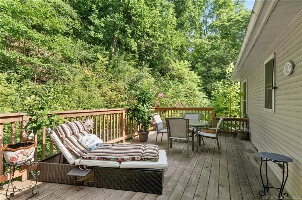 Photo of 1159 New Haven Road