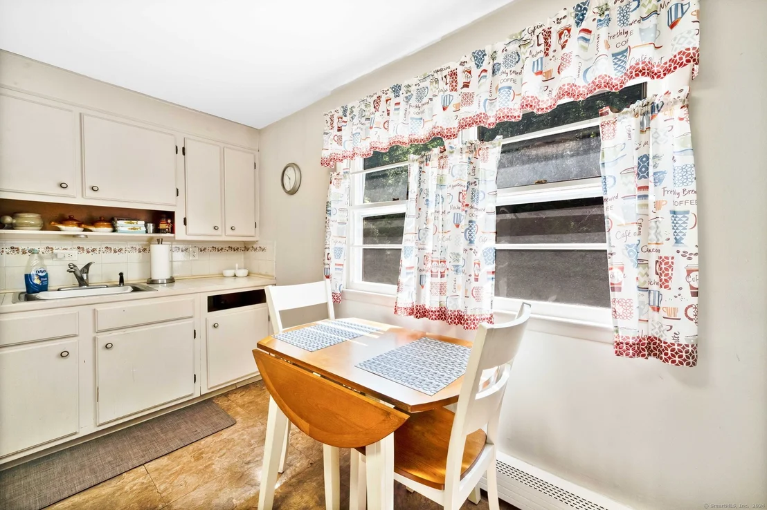 Photo of 2807 Ellington Road
