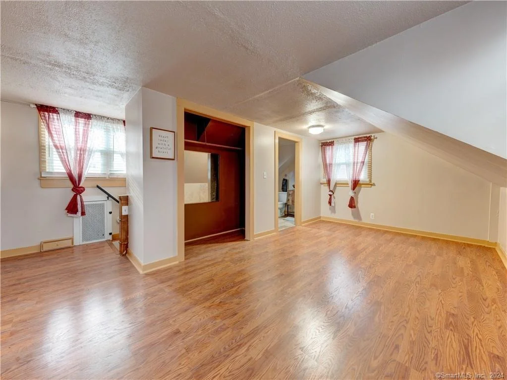 Photo of 880 South Road