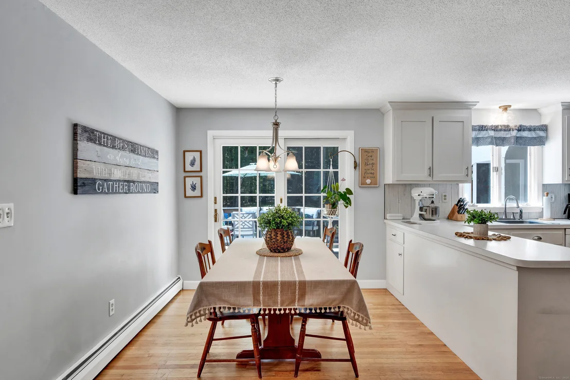 Photo of 302 Quarry Brook Drive