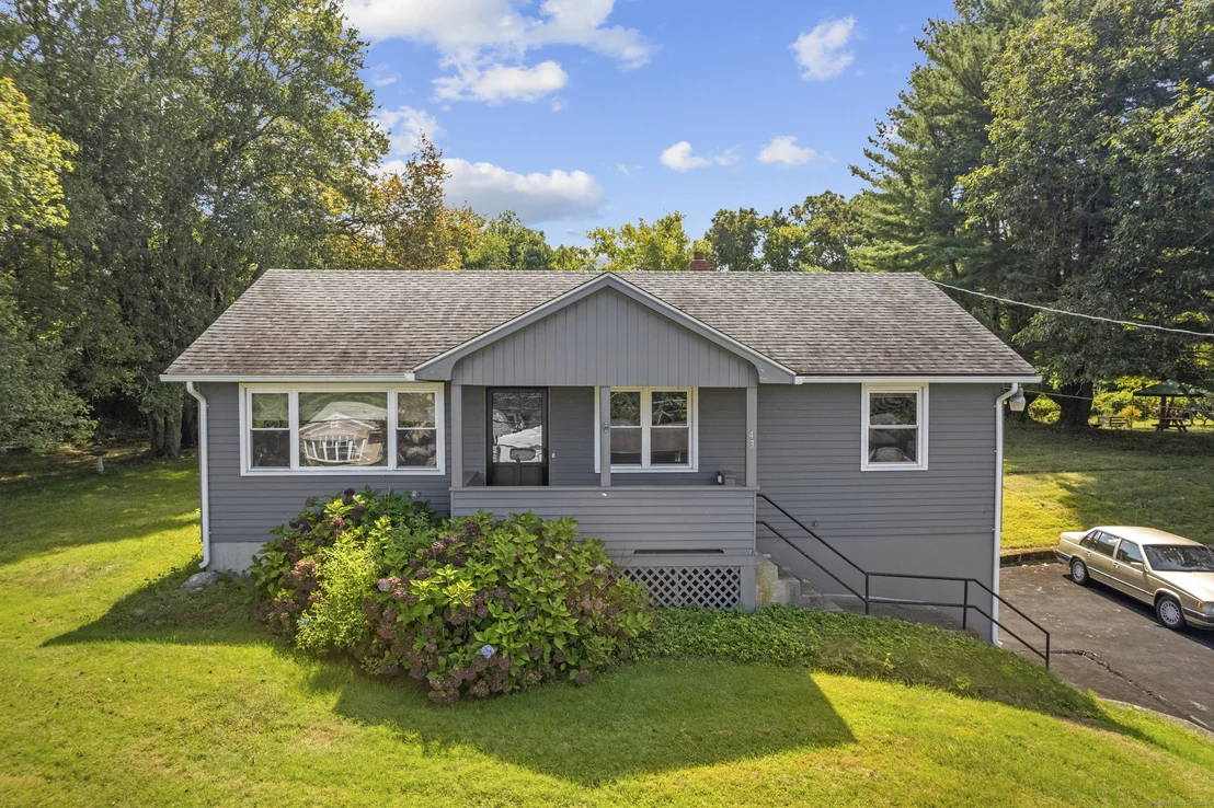 Photo of 43 Arrowhead Drive