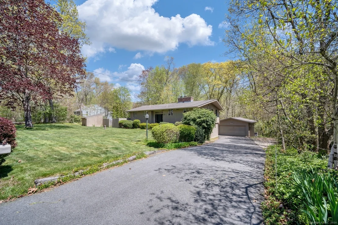 Photo of 6 Stone Cliff Drive